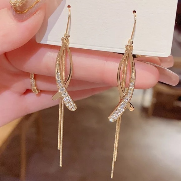 New 18k gold plated earrings - Picture 3 of 5